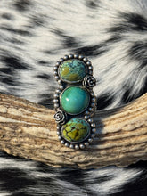 Load image into Gallery viewer, Triple Stone Rose Ring