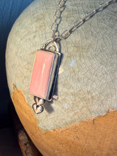 Load image into Gallery viewer, Pink Conch Vertical Bar